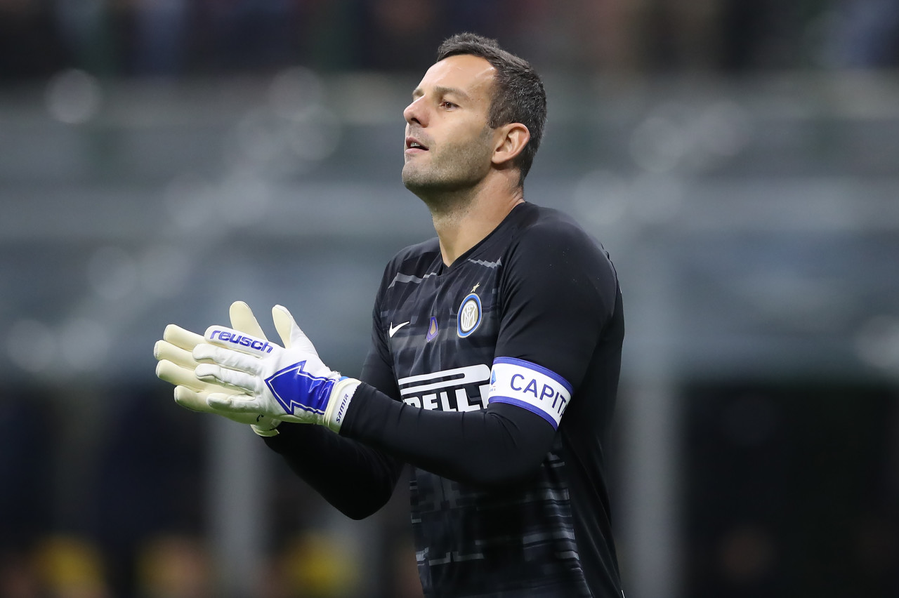 利物浦伤病潮催生变阵，青训小将皮林或迎意外首秀（伤病潮逼迫利物浦调整阵容，青训新人皮林或上演意外处子秀）