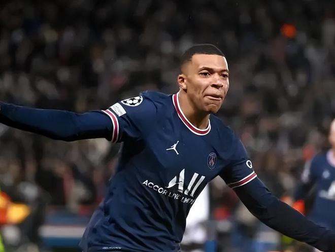 皇马齐达内战术显效4-0取胜塞尔塔