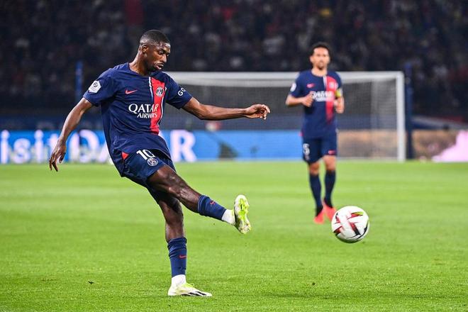 英超曼城与切尔西积分榜竞争激烈（英超积分榜曼城与切尔西争夺白热化）