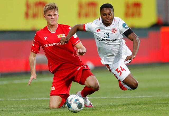 “湘超”短剧《我在野生球场当门神》开机，预计12月中旬上线