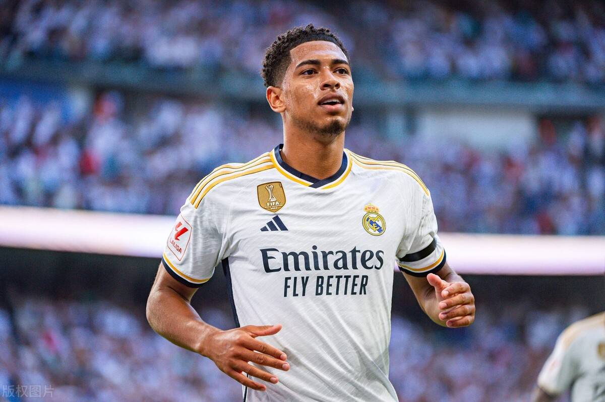 孔帕尼：乌尔比希会成长为非常出色的门将，他经常休息日加练（孔帕尼看好乌尔比希：休息日常主动加练，未来将成出色门将）