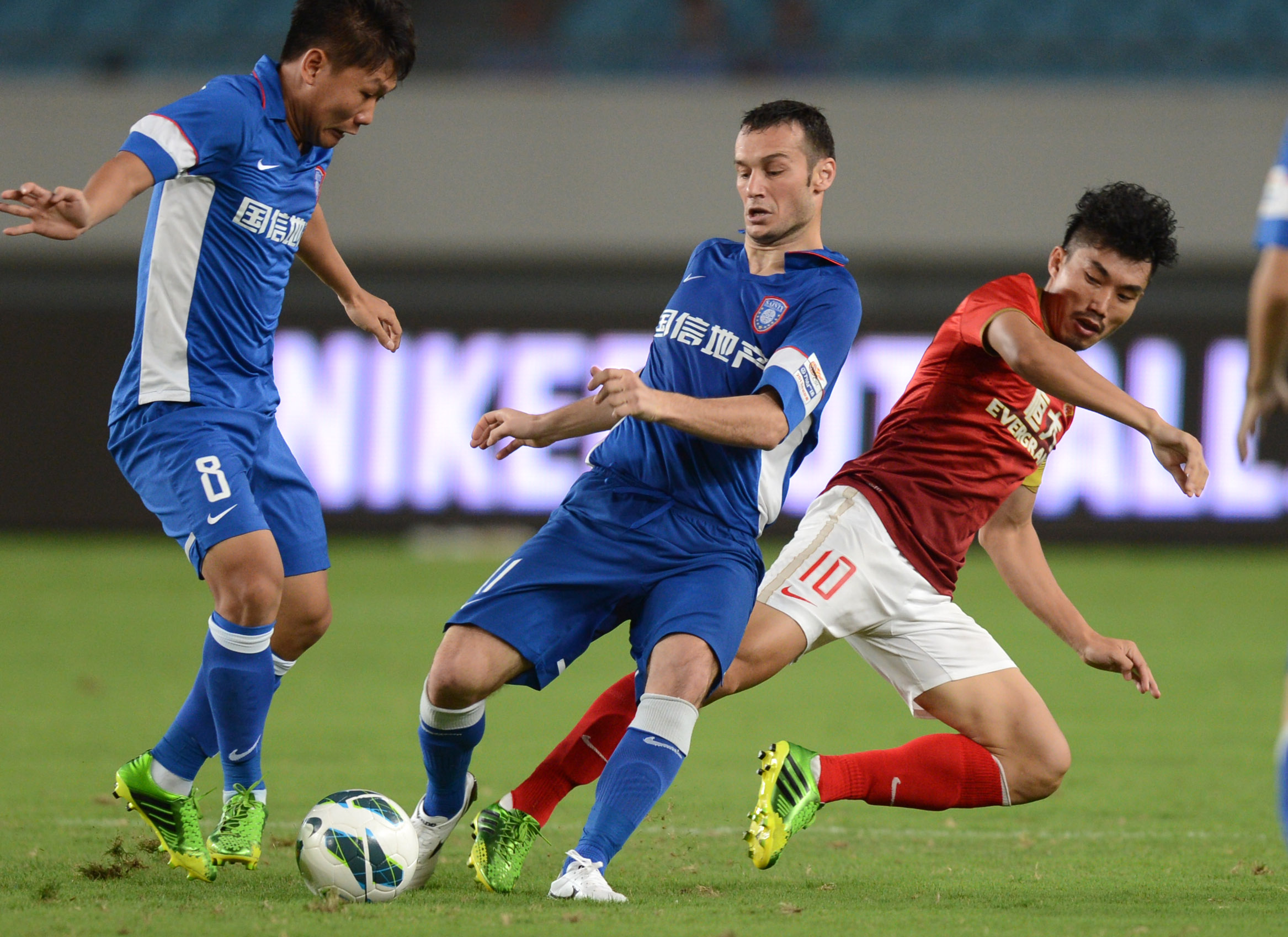 官方：仁川联与35岁队长李明周达成续约协议（仁川联官宣：35岁队长李明周完成续约）