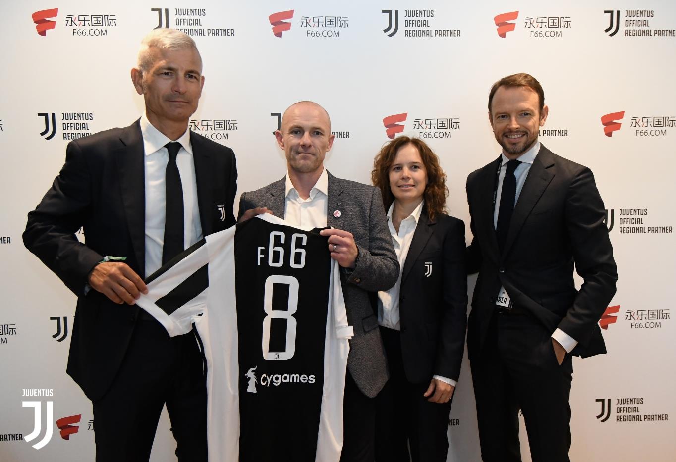 连输埃因霍温、本菲卡，那不勒斯队史首次遭遇欧冠客场连败（先后负于埃因霍温和本菲卡，那不勒斯队史首度在欧冠遭遇客场连败）