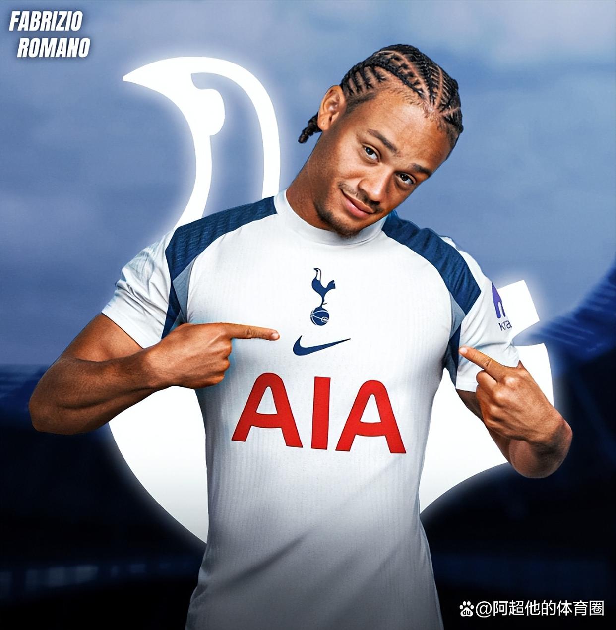 被记者问如何迅速克服伤病，刚果中场萨迪基举起圣经笑而不语（记者问他如何迅速伤愈，刚果中场萨迪基举起圣经，微笑不语）