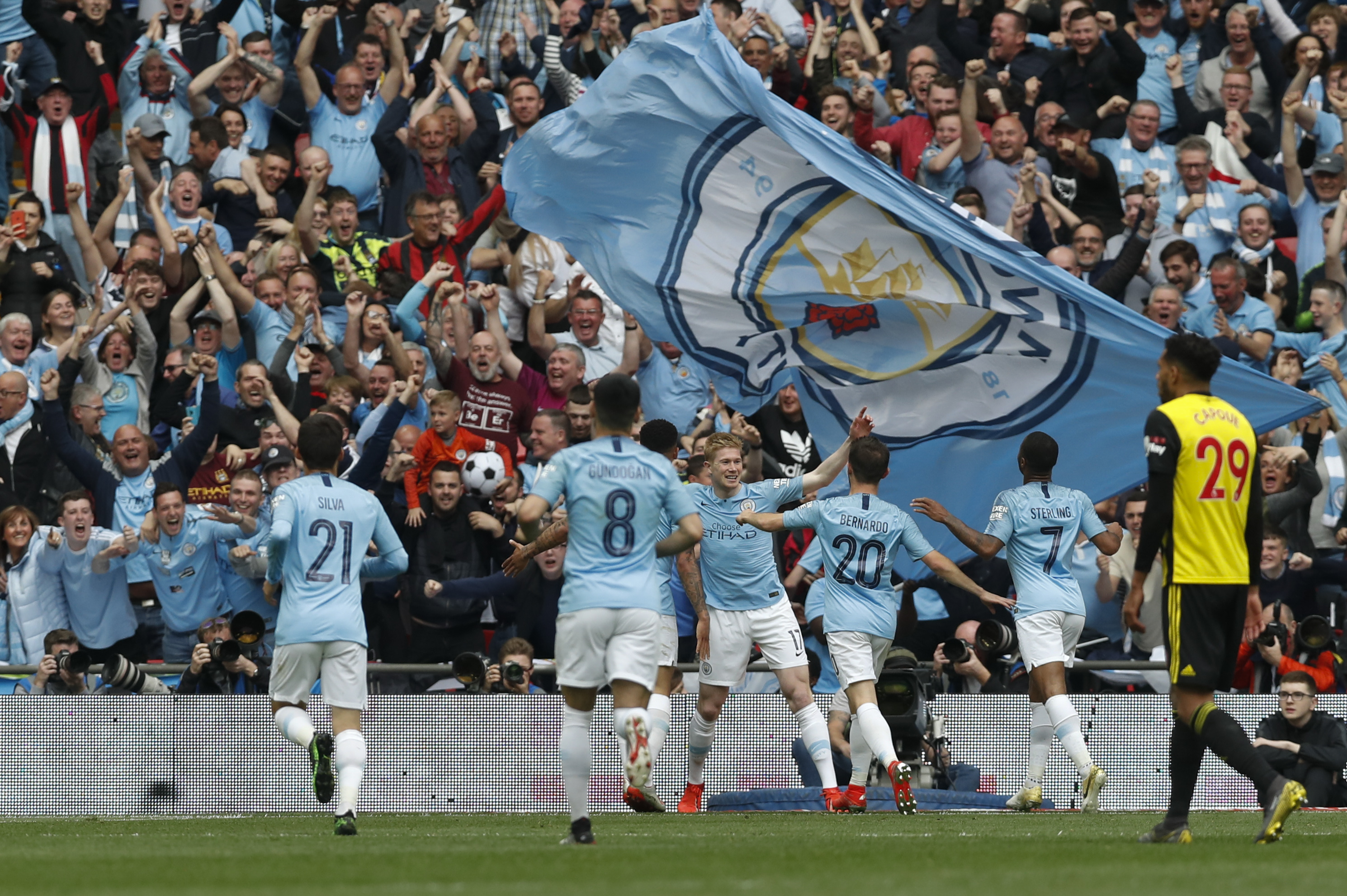 罗体：米兰vs拉齐奥VAR将被停哨；主裁未判点球正确但解释有误