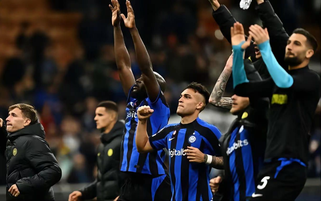 他用扣篮点燃全场