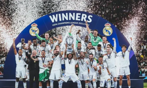 记者：曼联很乐观能成功签下谢什科，英力士已批准了这笔转会