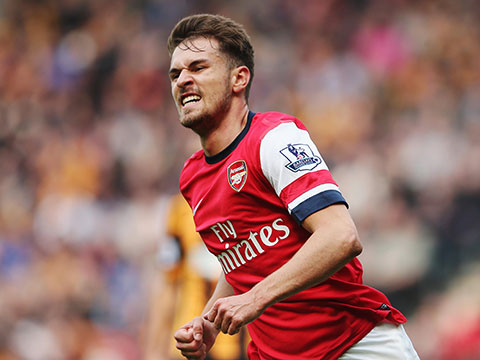 队友接连被罚下！维尼修斯讽刺裁判：多来点红牌吧！