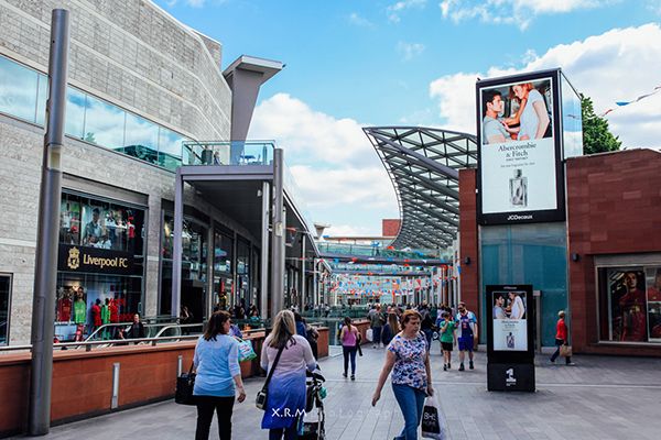 前锋关键进球锁定胜局